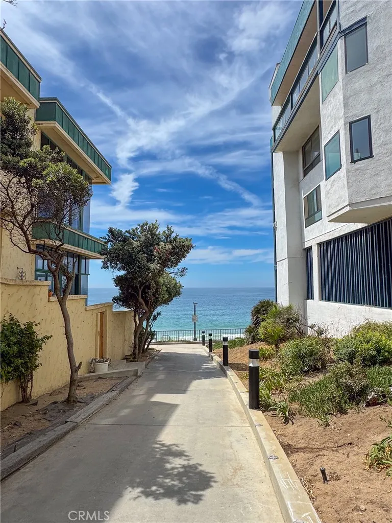 575 Esplanade 102, Redondo Beach, California 90277 home-pic-36