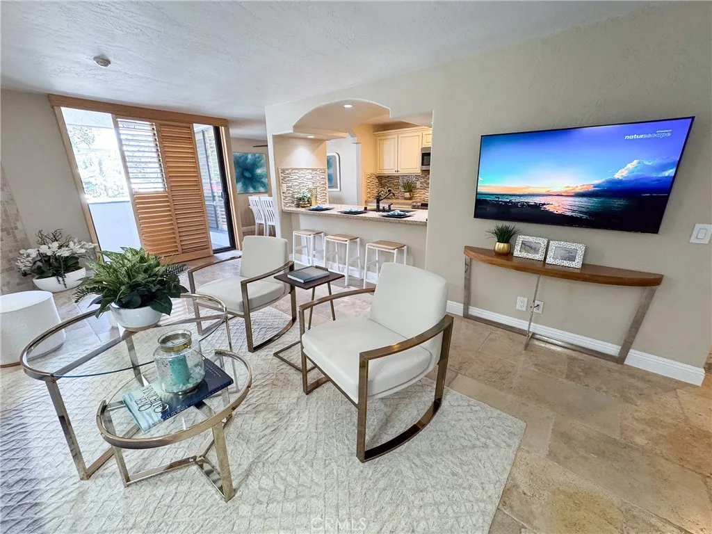 575 Esplanade 102, Redondo Beach, California 90277 home-pic-9