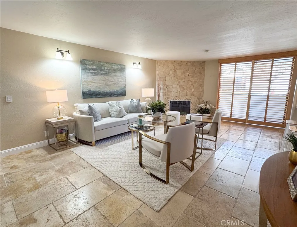 575 Esplanade 102, Redondo Beach, California 90277 home-pic-2