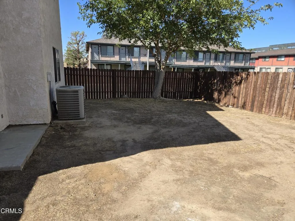 1822 Park Circle Drive, Lancaster, California 93535 home-pic-11