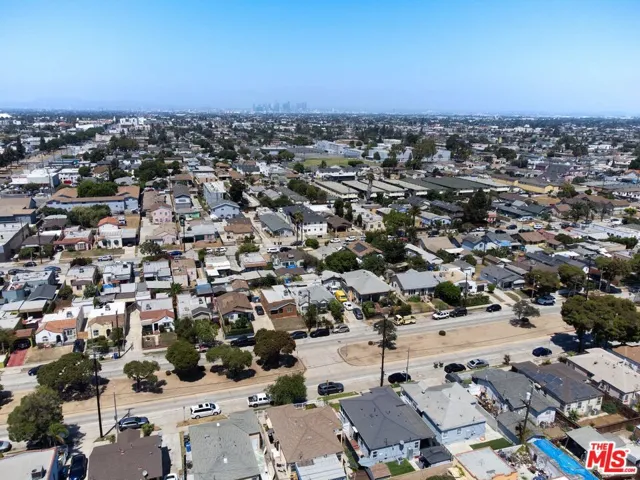 820 W 98th Street, Los Angeles, California 90044