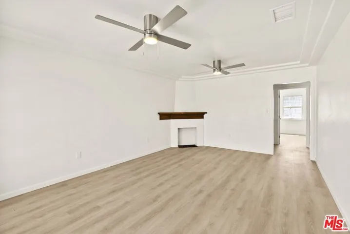 820 W 98th Street, Los Angeles, California 90044