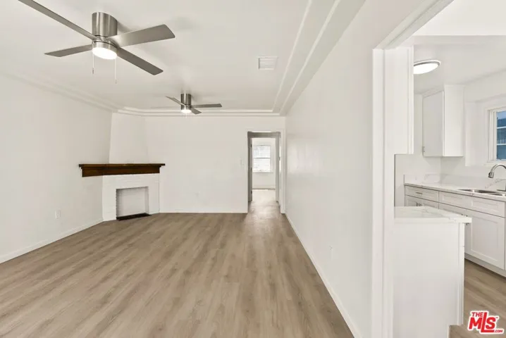 820 W 98th Street, Los Angeles, California 90044