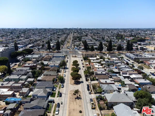 820 W 98th Street, Los Angeles, California 90044
