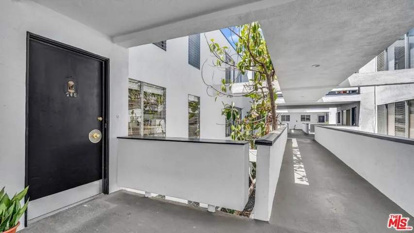 305 San Vicente Boulevard 205, Santa Monica, California 90402