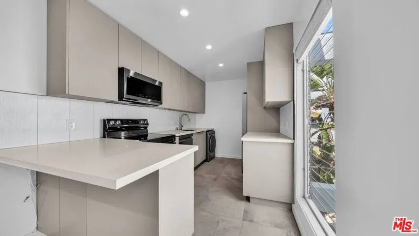 305 San Vicente Boulevard 205, Santa Monica, California 90402