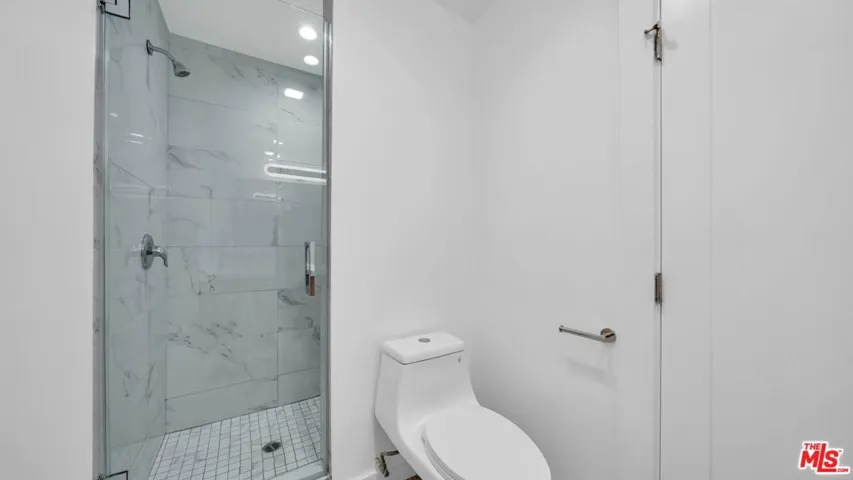 305 San Vicente Boulevard 205, Santa Monica, California 90402