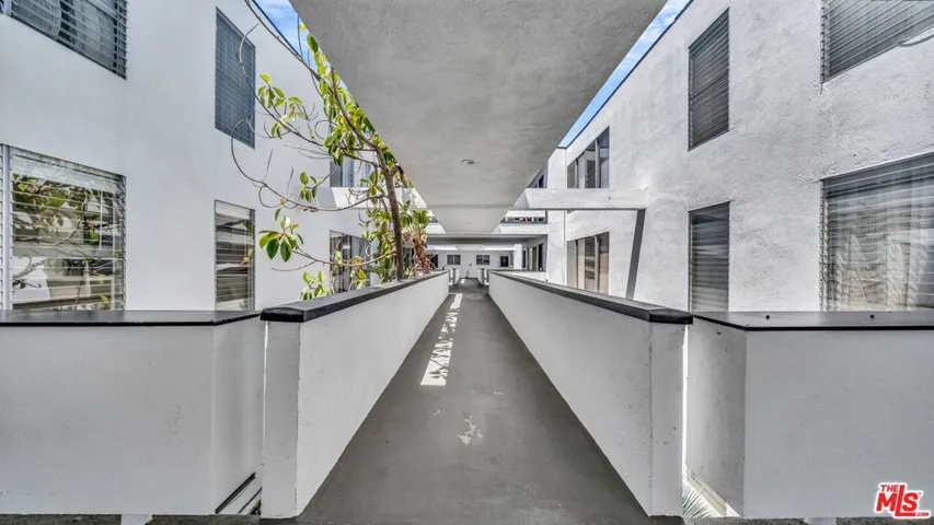 305 San Vicente Boulevard 205, Santa Monica, California 90402