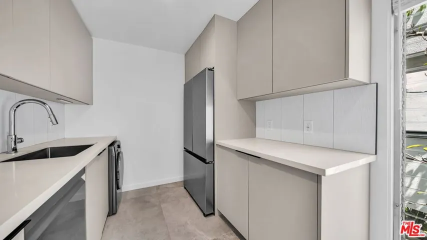 305 San Vicente Boulevard 205, Santa Monica, California 90402