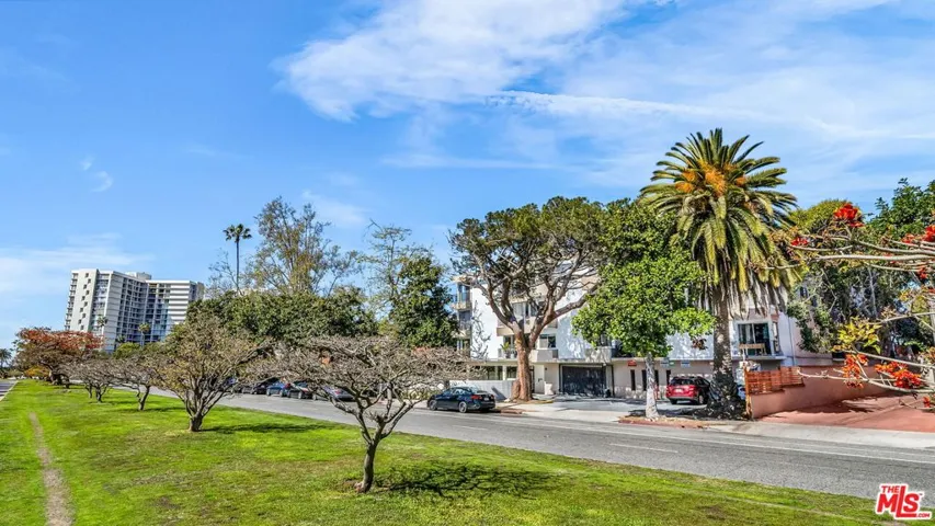 305 San Vicente Boulevard 205, Santa Monica, California 90402
