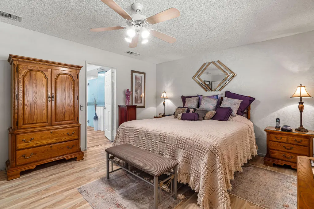 77 Camino Arroyo Place, Palm Desert, California 92260 home-pic-18