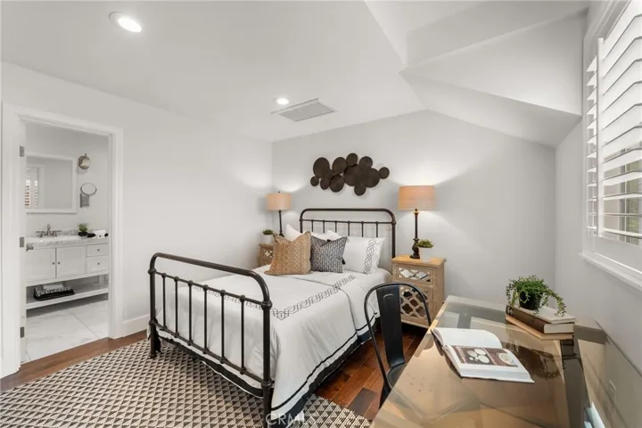 Upstairs flex space
