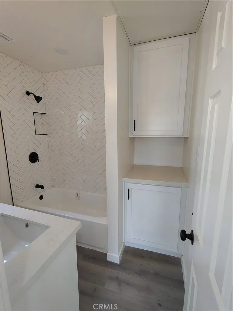 231 E Century Boulevard, Los Angeles, California 90003 home-pic-21