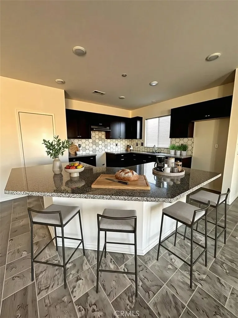 11908 Poppy Rd, Adelanto, California 92301 home-pic-2