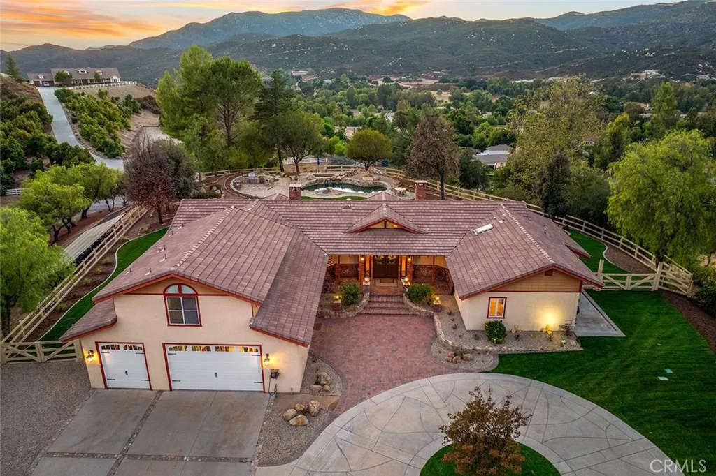 19750 Avenida Rosella, Murrieta, California 92562 home-pic-0