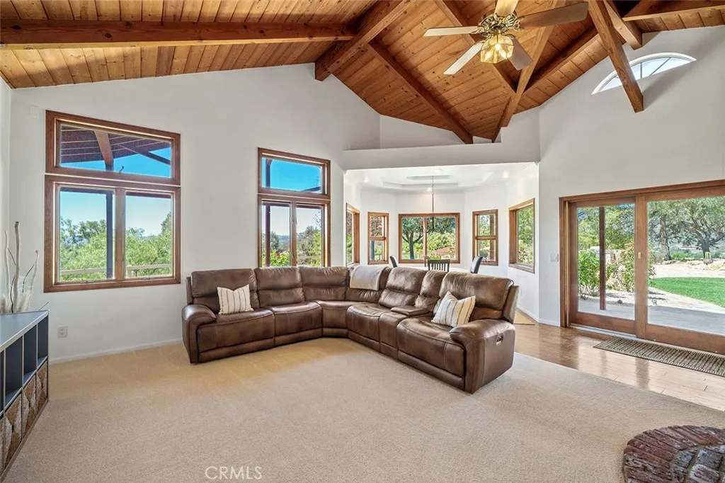 19750 Avenida Rosella, Murrieta, California 92562 home-pic-10