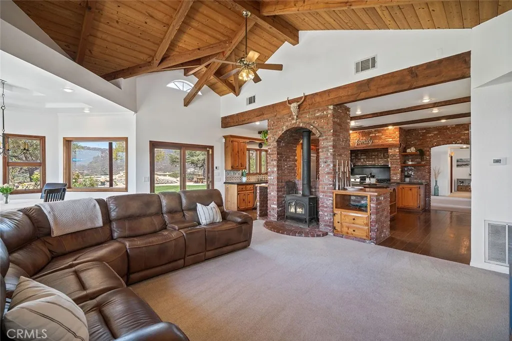 19750 Avenida Rosella, Murrieta, California 92562 home-pic-12