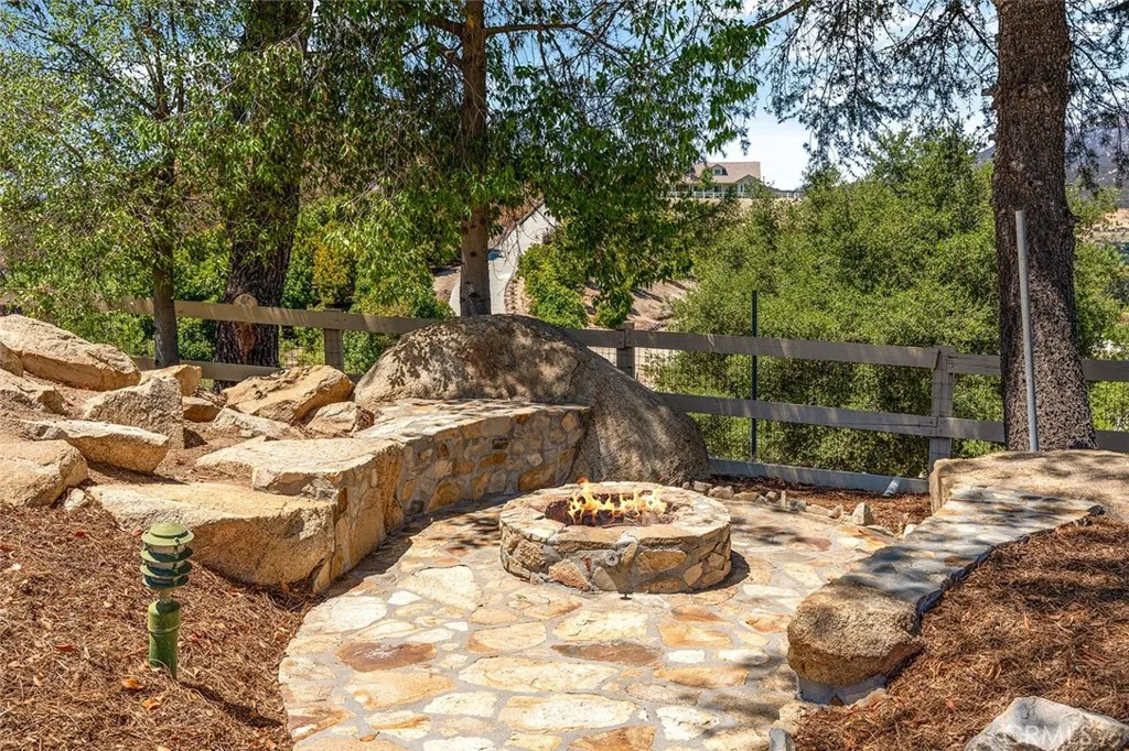 19750 Avenida Rosella, Murrieta, California 92562 home-pic-39
