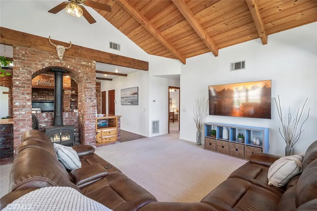 19750 Avenida Rosella, Murrieta, California 92562 home-pic-11