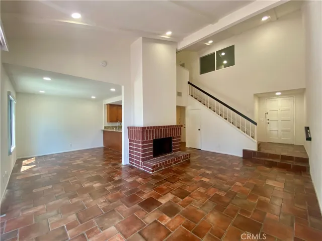 809 Creekside Drive 35, Fullerton, California 92833