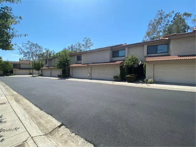 809 Creekside Drive 35, Fullerton, California 92833