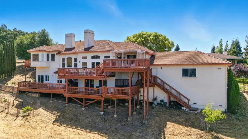 15610 Oakridge, Morgan Hill, California 95037