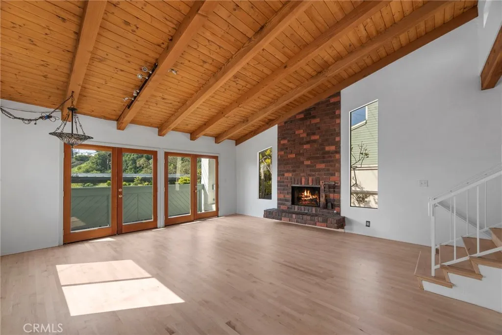 516 Rosecrans Avenue, Manhattan Beach, California 90266, 3 Bedrooms Bedrooms, ,2 BathroomsBathrooms,Residential Lease,For Rent,Rosecrans,SB25185281