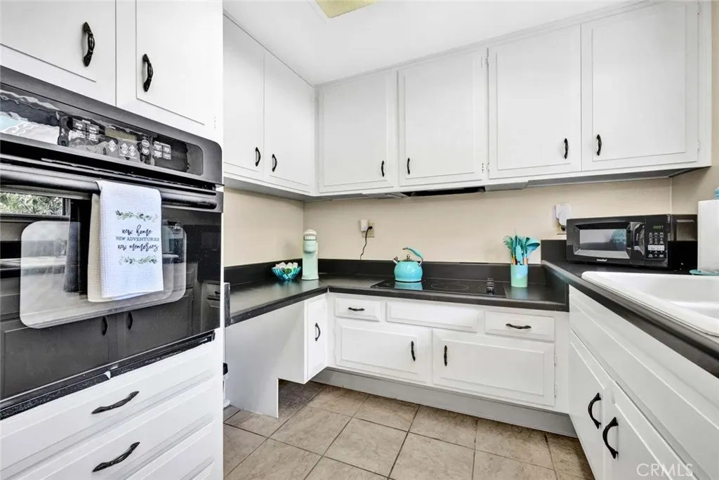336 Avenida Sevilla B, Laguna Woods, California 92637 home-pic-4