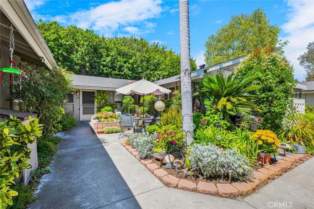 336 Avenida Sevilla B, Laguna Woods, California 92637 home-pic-19