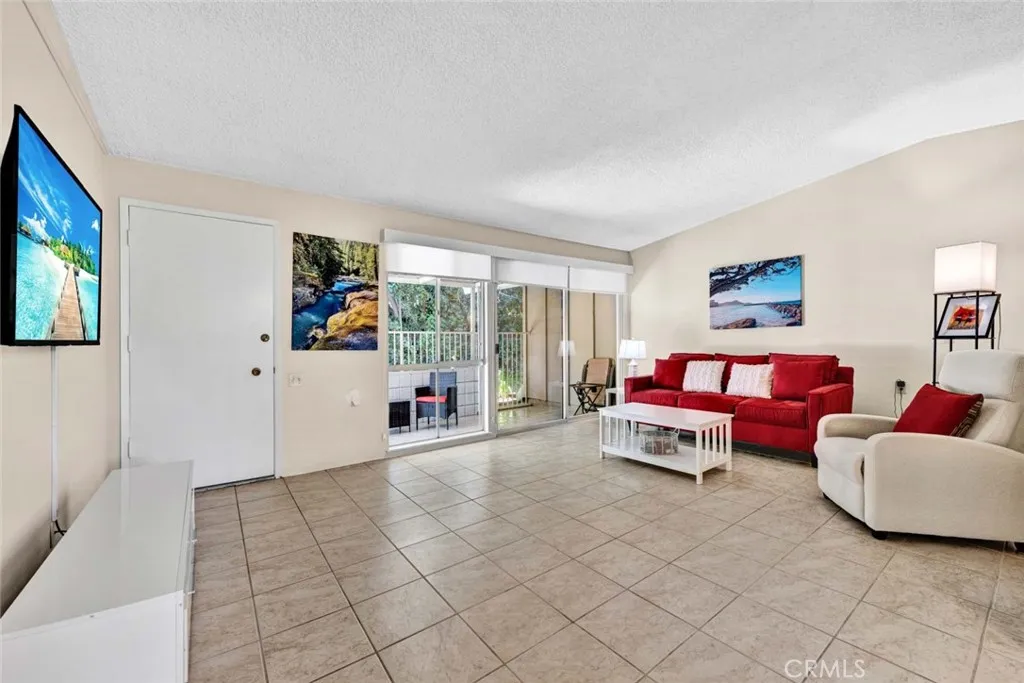336 Avenida Sevilla B, Laguna Woods, California 92637 home-pic-8