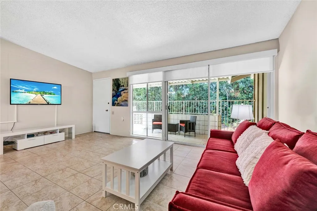 336 Avenida Sevilla B, Laguna Woods, California 92637 home-pic-9