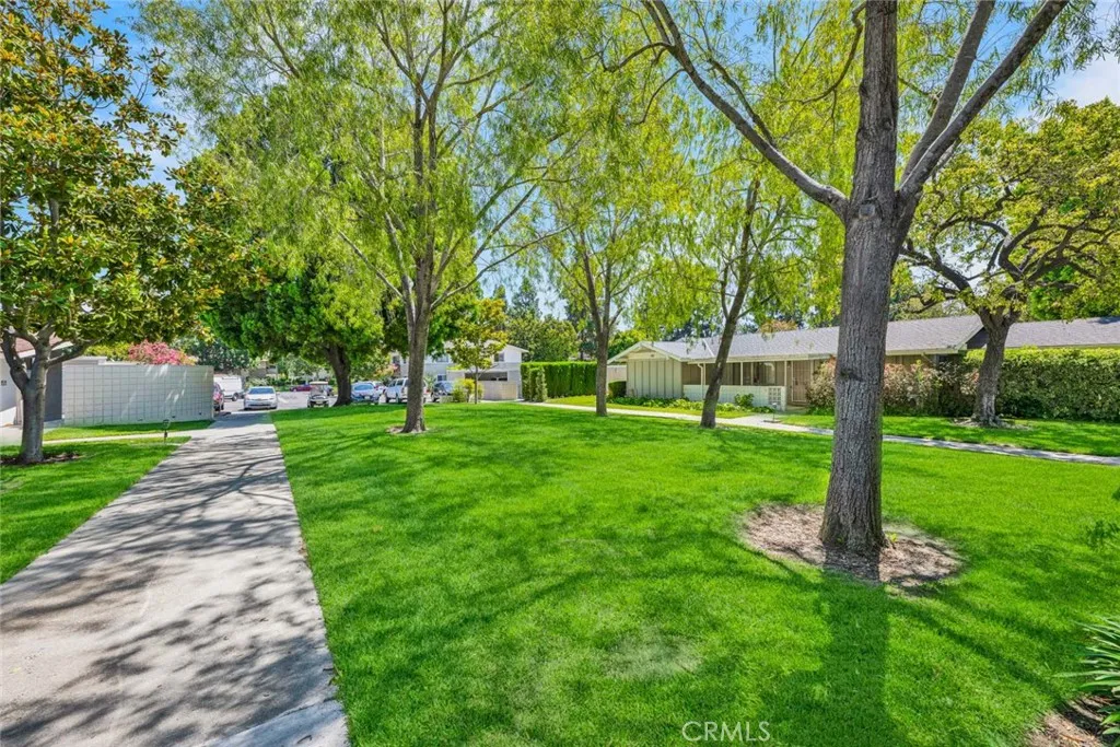 336 Avenida Sevilla B, Laguna Woods, California 92637 home-pic-20