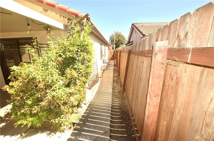 Sideyard area