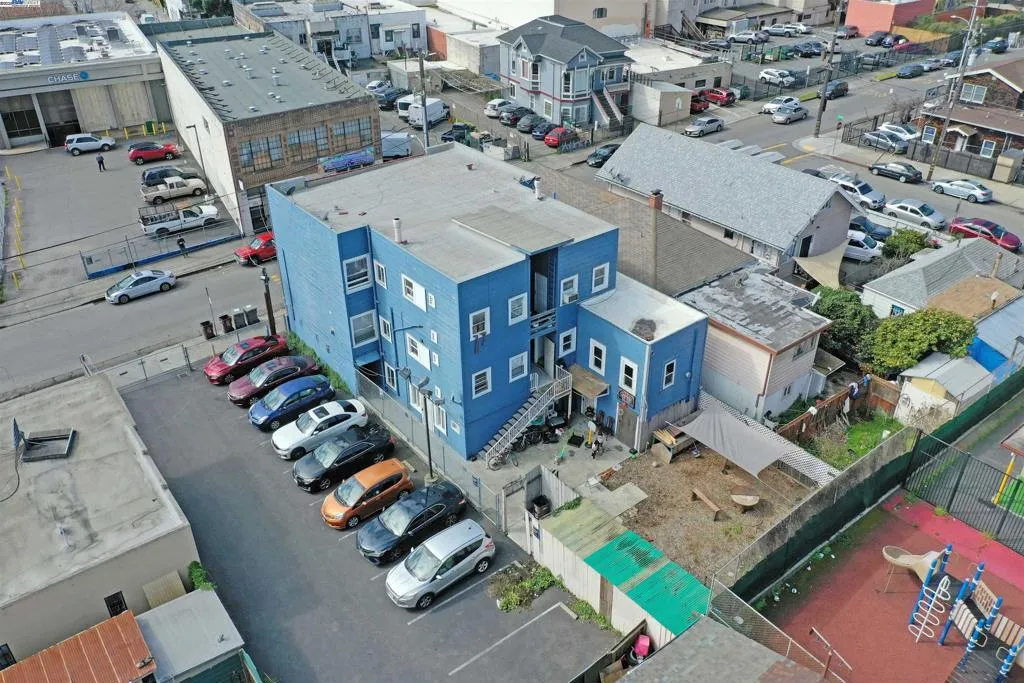 3314 Farnam St, Oakland, California 94601 home-pic-1