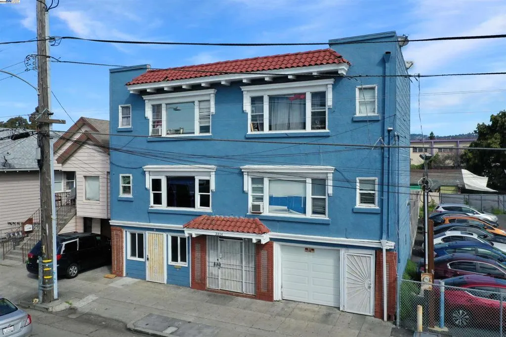 3314 Farnam St, Oakland, California 94601 home-pic-0