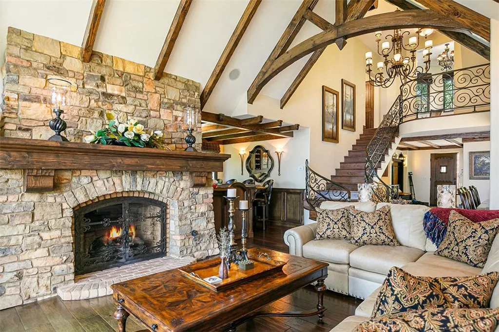 28087 North Shore Road, Lake Arrowhead, California 92352 home-pic-11
