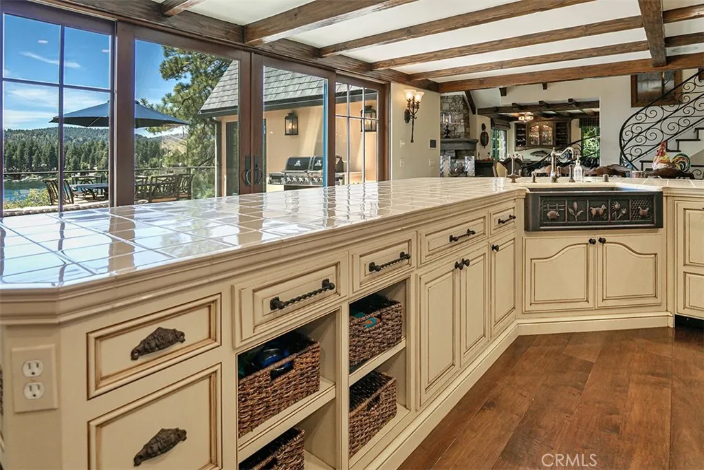 28087 North Shore Road, Lake Arrowhead, California 92352 home-pic-8