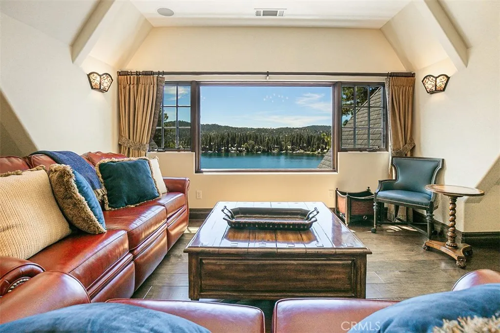 28087 North Shore Road, Lake Arrowhead, California 92352 home-pic-23
