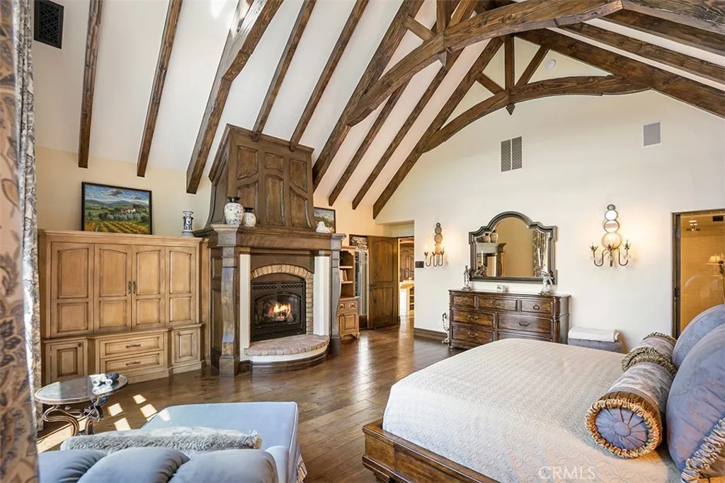 28087 North Shore Road, Lake Arrowhead, California 92352 home-pic-17