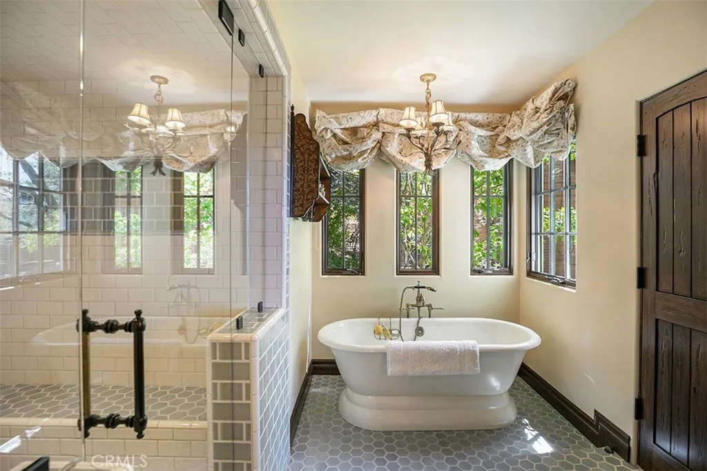 28087 North Shore Road, Lake Arrowhead, California 92352 home-pic-19