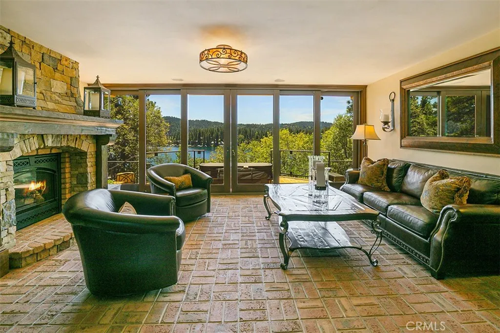 28087 North Shore Road, Lake Arrowhead, California 92352 home-pic-26