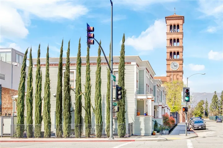 221 N Raymond Avenue, Pasadena, California 91103