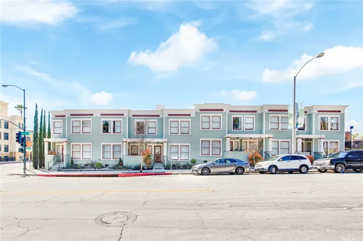 221 N Raymond Avenue, Pasadena, California 91103