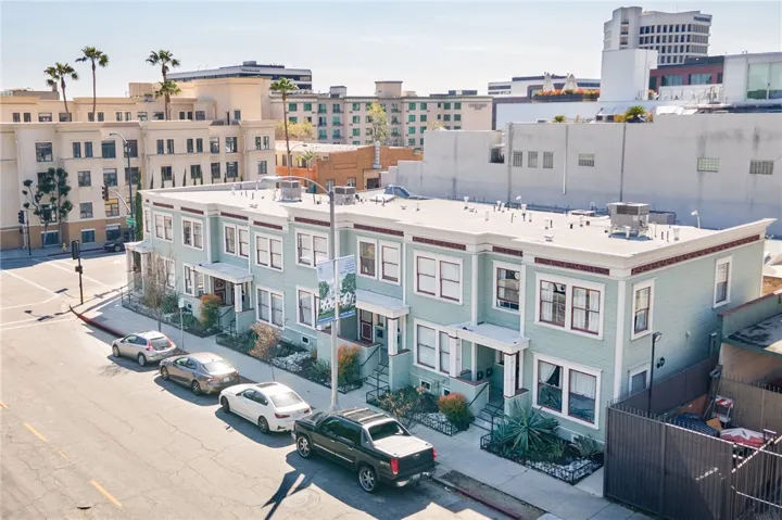 221 N Raymond Avenue, Pasadena, California 91103