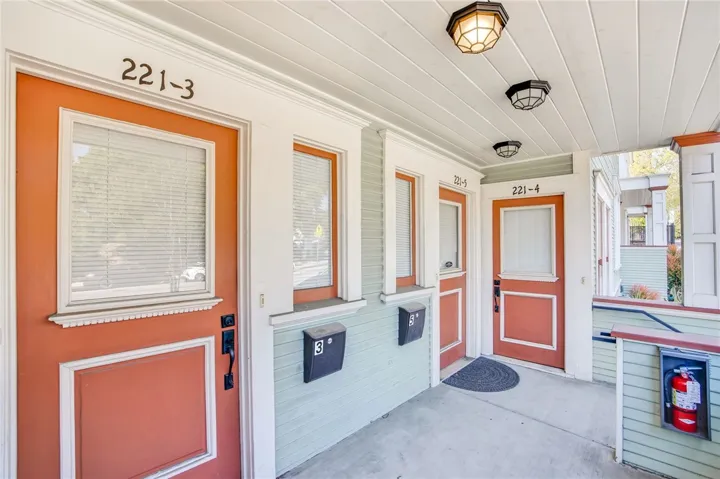 221 N Raymond Avenue, Pasadena, California 91103
