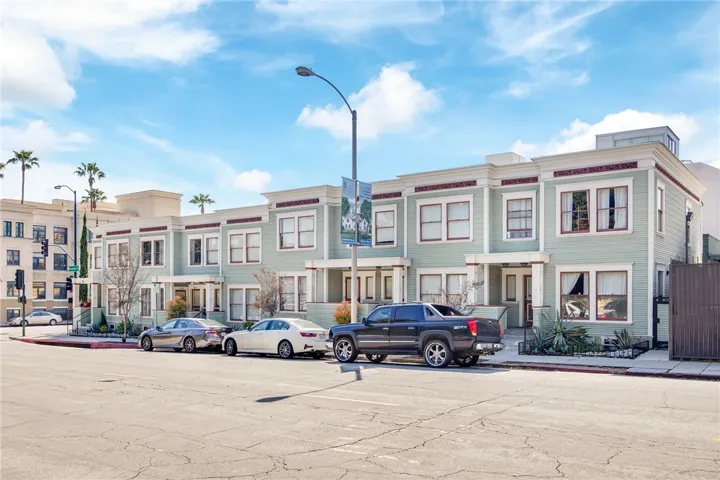 221 N Raymond Avenue, Pasadena, California 91103