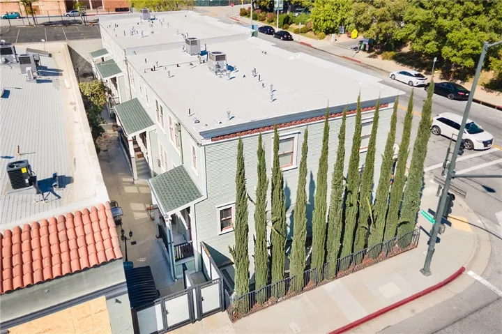 221 N Raymond Avenue, Pasadena, California 91103