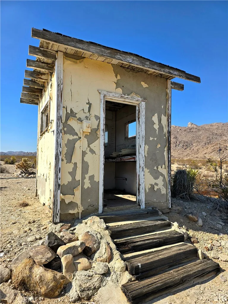 8138 Utah Trail, 29 Palms, California 92277 home-pic-13