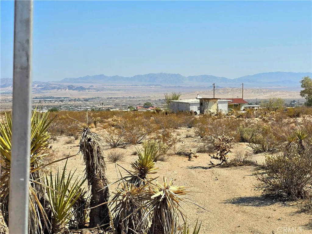 8138 Utah Trail, 29 Palms, California 92277 home-pic-14