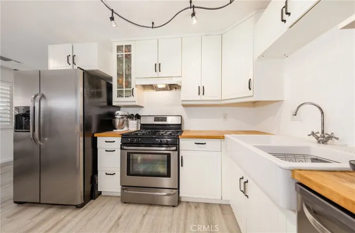 870 Falcon Lane, Redlands, California 92374
